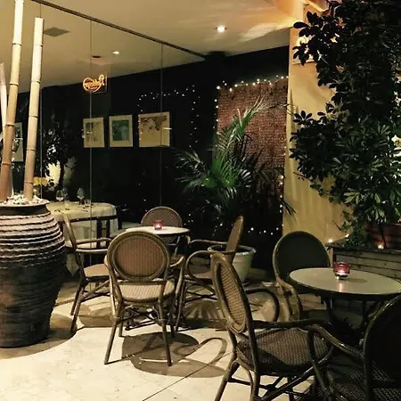 卡拉三兹酒店 3* 莫林斯-德雷伊