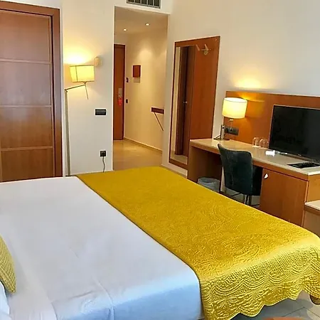 Hotel Calasanz 3*
