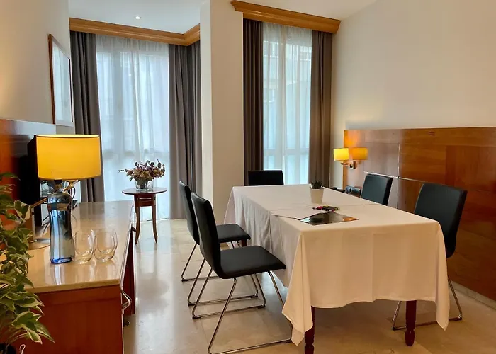 Calasanz Hotel 3*